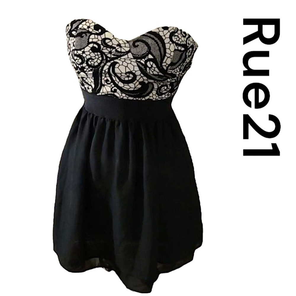 Rue 21 Black and White Cocktail Dress (Size XL)